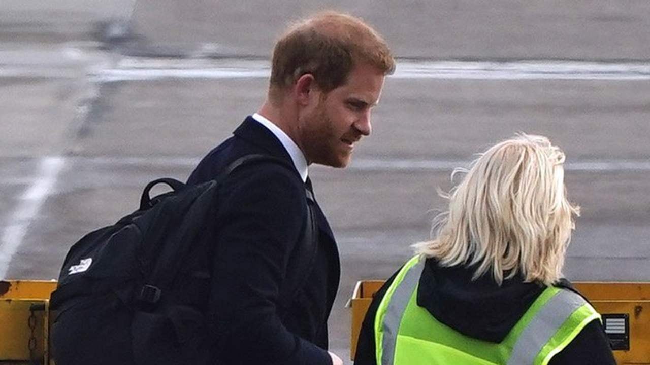 El príncipe Harry llegó solo a Balmoral.