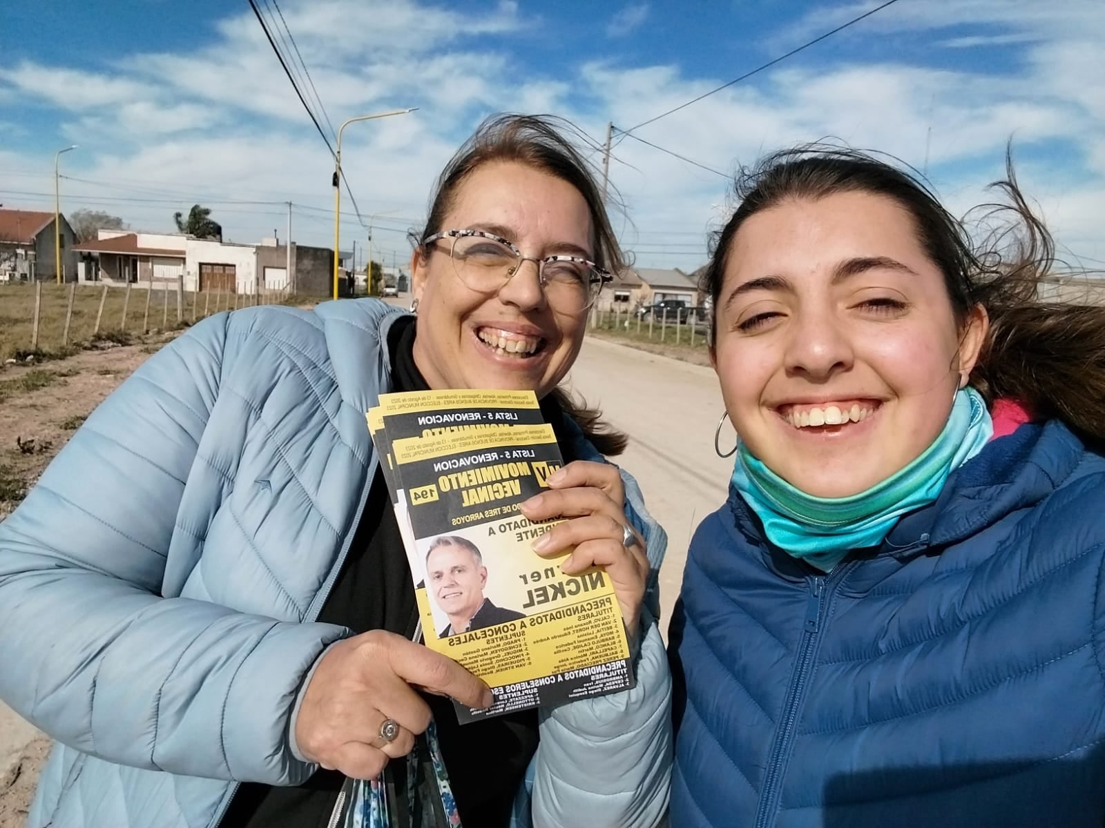 Nickel recorrió barrios con obras en ejecución y visitó la Iglesia Ríos de Vida