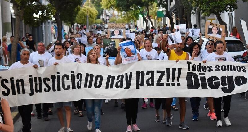 La foto de Diego Gatica "llorando".