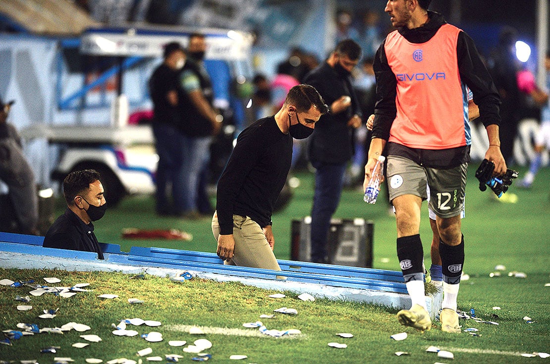 Guillermo Farre dt tecnico entrenador
Belgrano y Estudiantes (RC), en el Gigante de Alberdi, por la fecha 30 de la Zona A de la Primera Nacional. Fotos: José Gabriel Hernández. Fútbol. Belgrano. Alberdi.