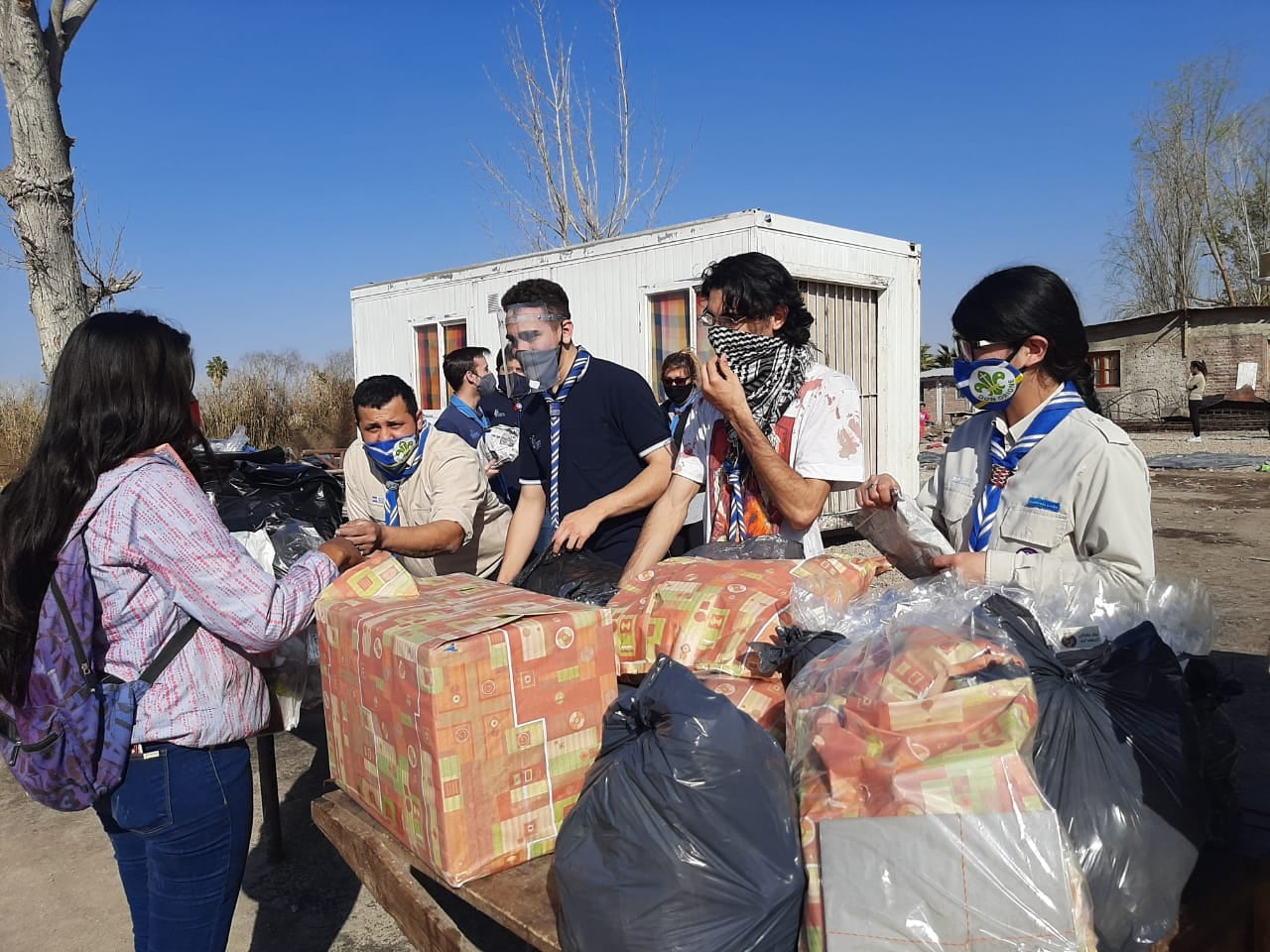 Parte de las actividades del voluntariado covid-19 fue la asistencia alimentaria en algunos merenderos de zonas vulnerables.