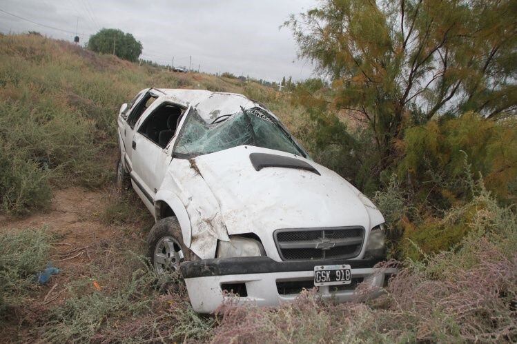 El vuelco se produjo en Ruta 40 y calle 13.