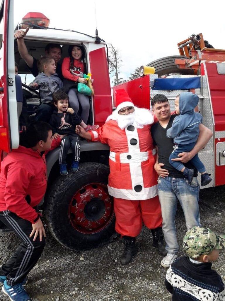 Fiesta Navideña de Bomberos Voluntarios Tolhuin. Foto: Facebook/Bomberos Voluntarios Tolhuin.