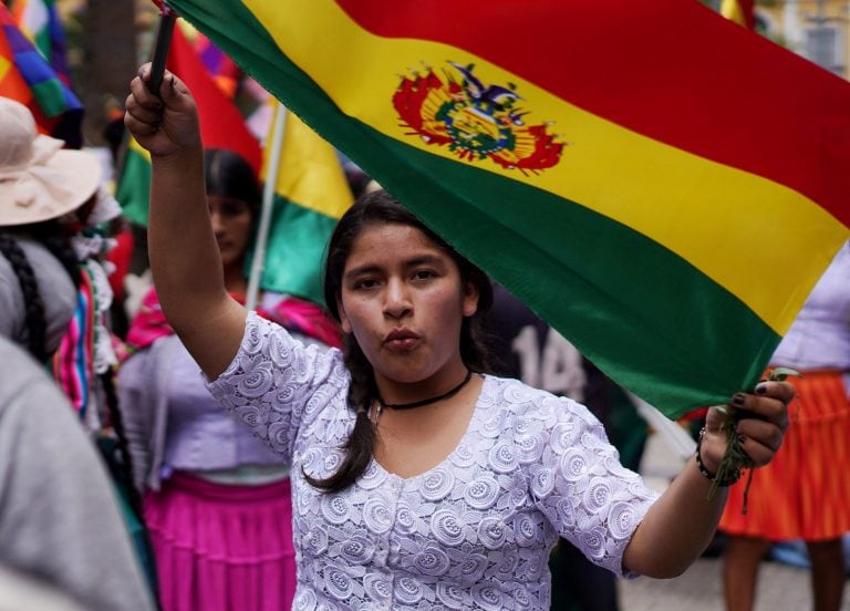 Una partidaria del presidente de Bolivia, Evo Morales, asiste a un mitin en Cochabamba, Bolivia, el 6 de noviembre de 2019. Crédito: REUTERS / Danilo Balderrama.