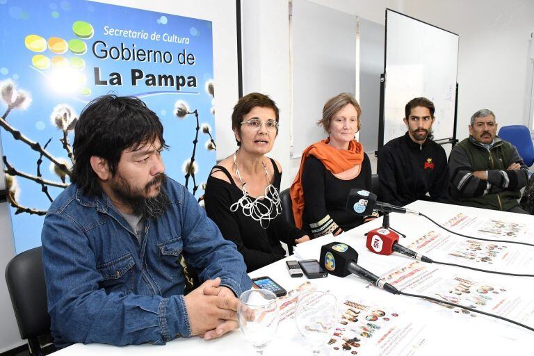 Habrá artistas que ofrecerán producciones con cerámica, madera, vitrofusión y grabado, entre otras (Gobierno de La Pampa)