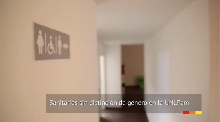 Baños mixtos (Vía Santa Rosa)