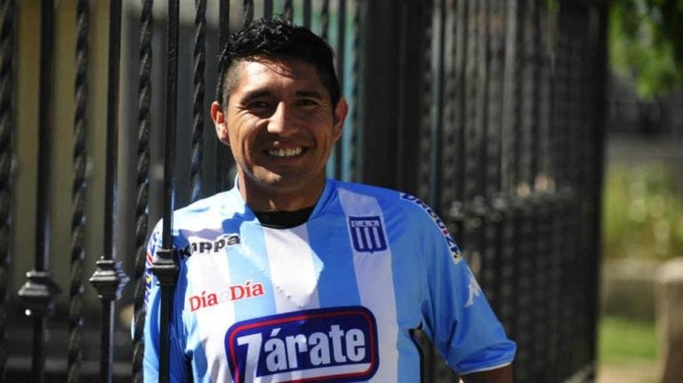 La sonrisa del Beto Velárdez sigue intacta y más cuando se pone la camiseta de Racing