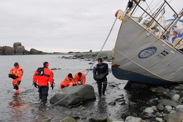 Velero polaco ayudado por buque argentino en la Antártida