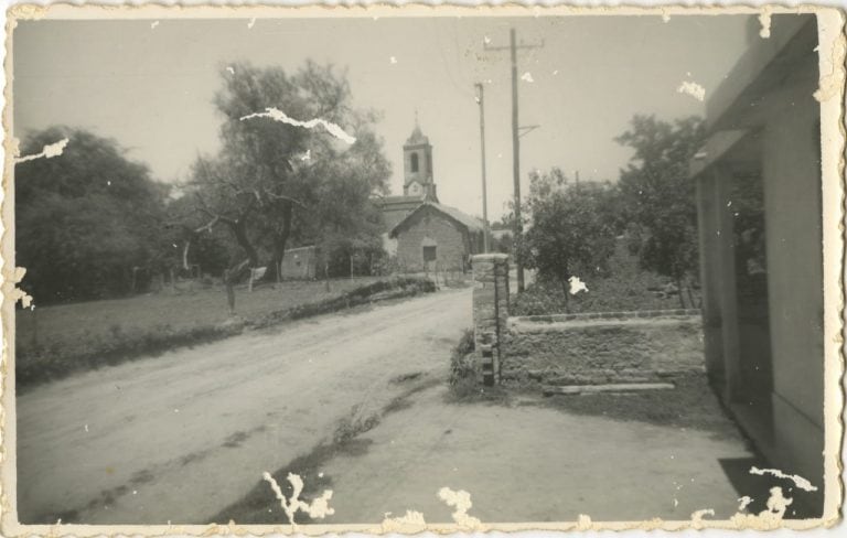 Calle 24 de Septiembre vista de norte a sur. Se ve la casa de José Ignacio Urquía Arroyito