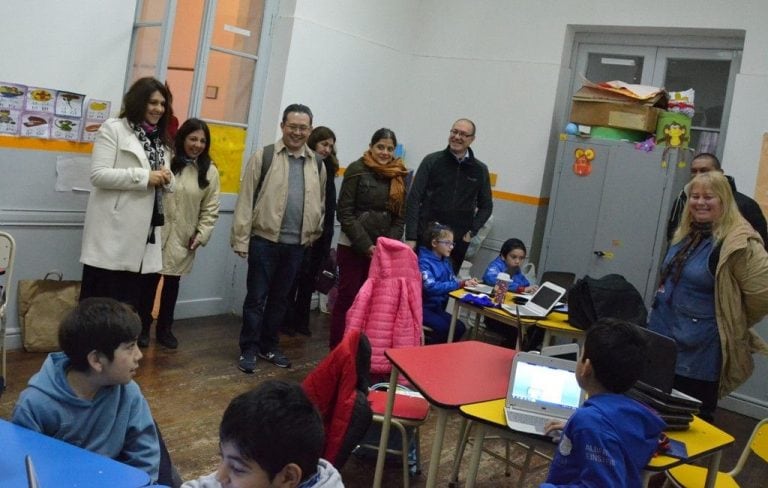 Los de Google visitaron la escuela "Einstein". Foto: Ministerio de Ciencia y Tecnología.