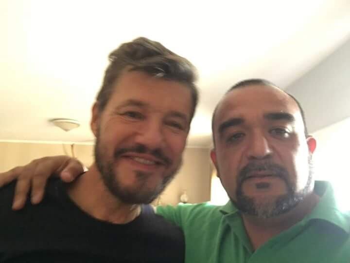 Marcelo Tinelli junto al director de La Pedrera, Maximiliano Frontera.