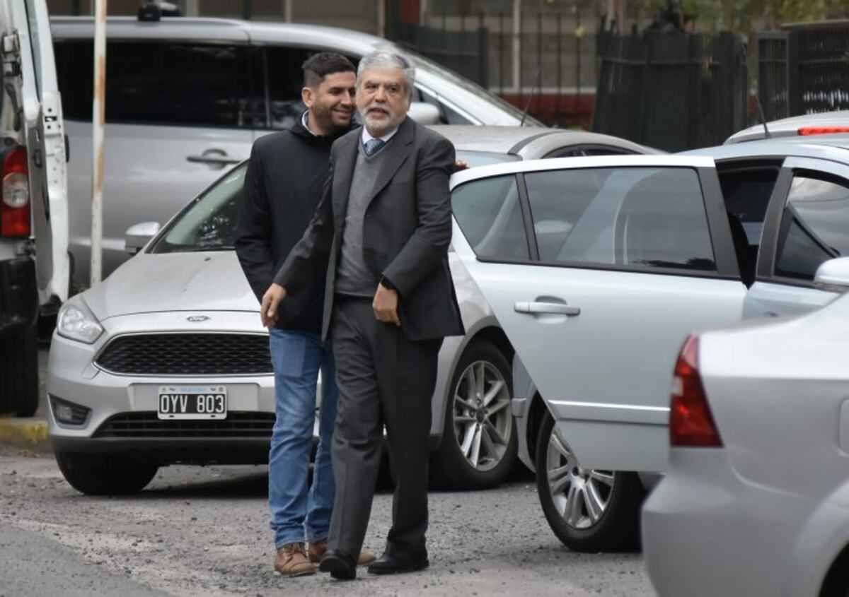 Piden la detención y el desafuero de De Vido por desvíos de fondos en la minería de Río Turbio