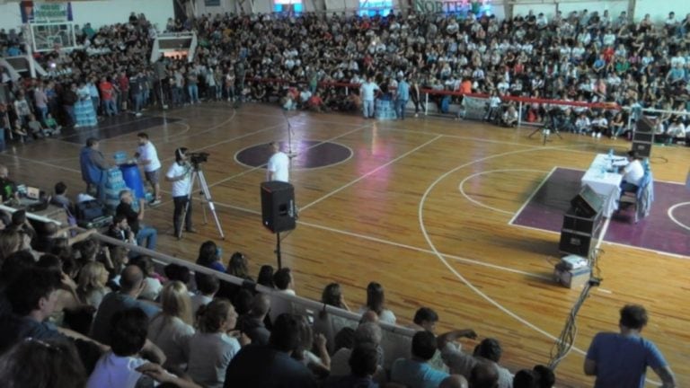 En la asamblea se definió un paro por tiempo indeterminado