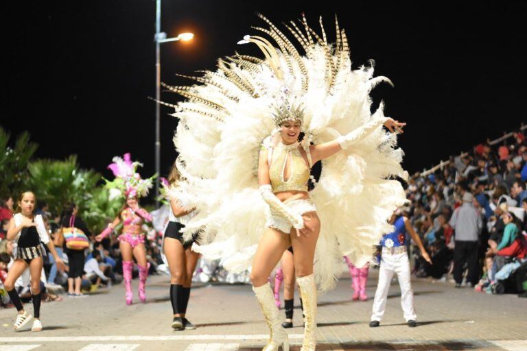 Carnavales en el Mar - Miramar de Ansenuza