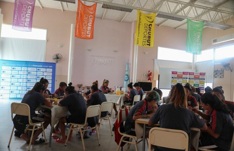 El panel se encuentra alojado en el Hotel Deportivo Provincial