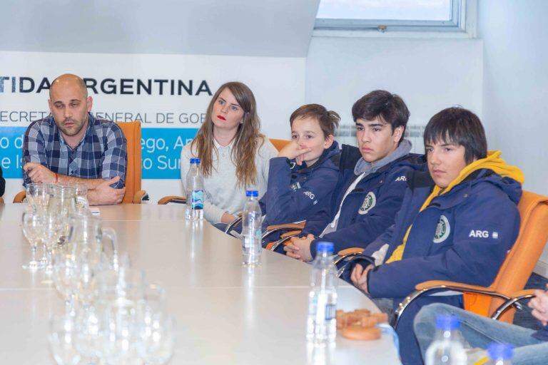 ESQUIADORES JUVENILES DE USHUAIA Y RIO GRANDE QUE COMPETIRÁN EN CHILE