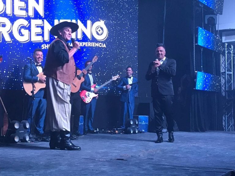 El Chaqueño Palavecino participó del show de "Bien Argentino"