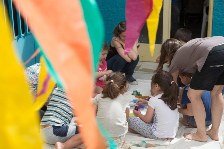 Taller de movimiento y expresión corporal y teatro para niños.