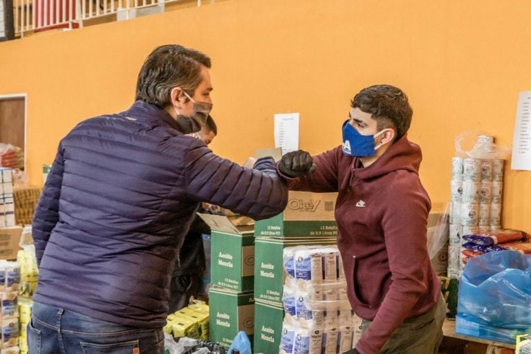 Entrega de módulos aimentarios en Río Grande, TDF