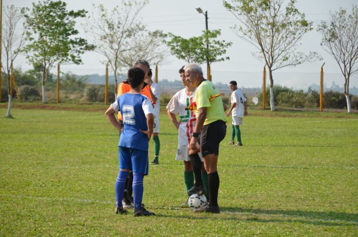 Autorizan competencias deportivas amateurs con tope de 100 espectadores