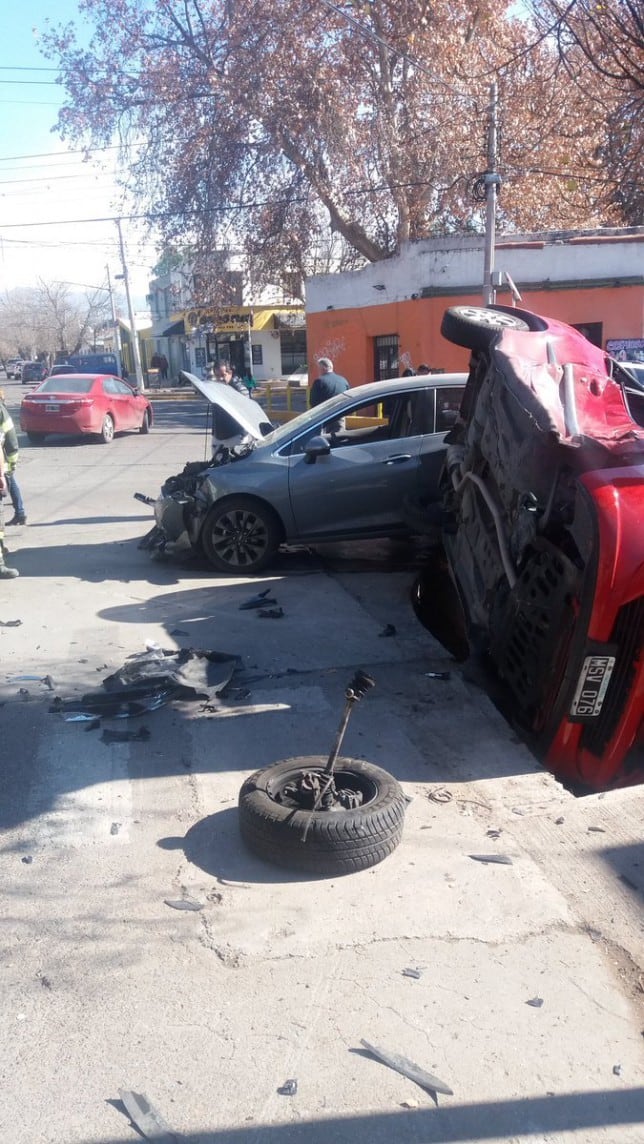 Fuerte choque en Godoy Cruz