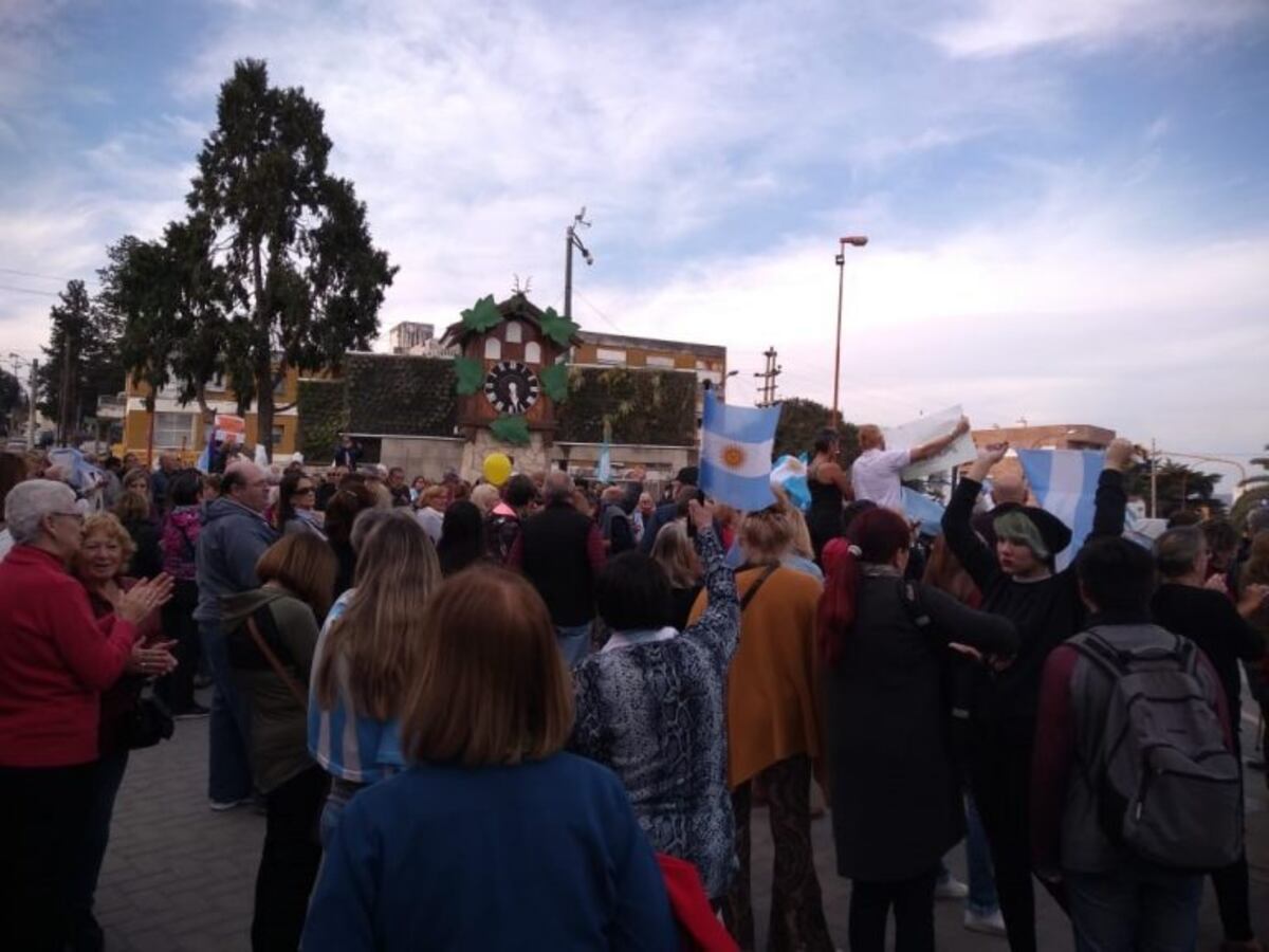 En Carlos Paz también marcharon en apoyo a Macri