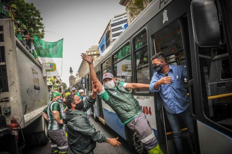 Movilización de camioneros y Hugo Moyano en el día de la Lealtad (Foto: Federico López Claro)