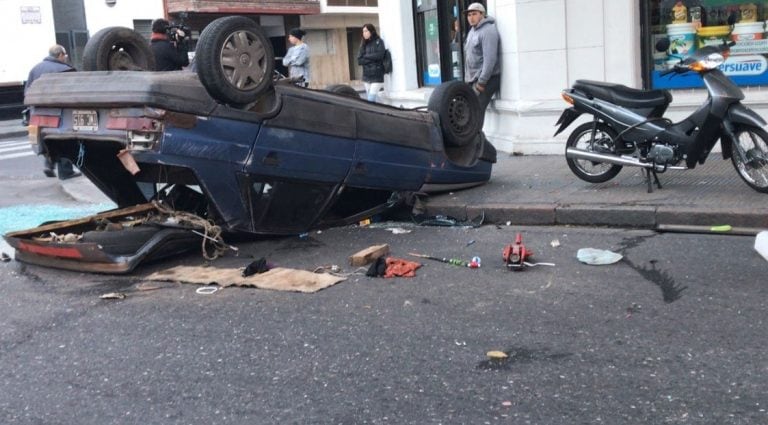 El siniestro vial ocurrió en la esquina de San Juan y Dorrego. (@somosnotrosario)