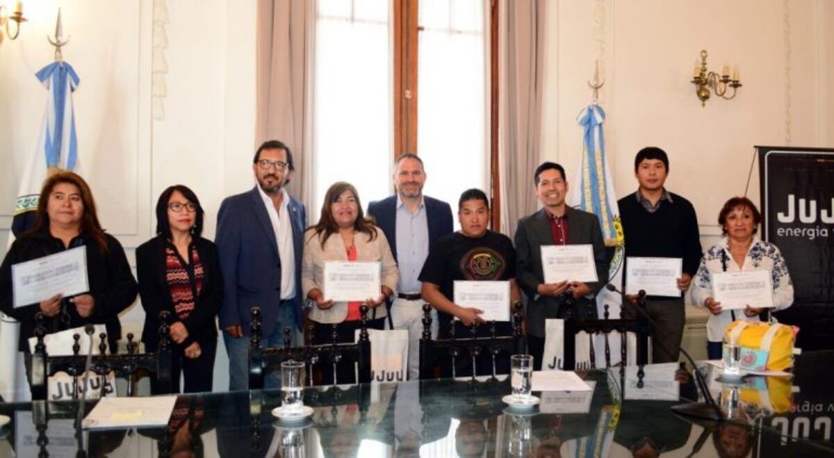 Rumbo al Guiness: distinguieron al "seleccionado jujeño" de muralistas