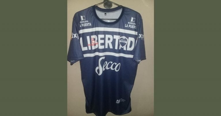 Remera del club Libertad