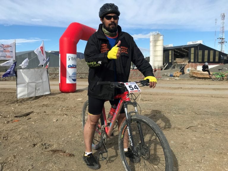 Atleta de Tolhuin Luis listo a iniciar la competencia, Tierra del Fuego