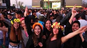 La música y un día estupendo, para disfrutar de punta a punta la llegada de la estación de las flores.