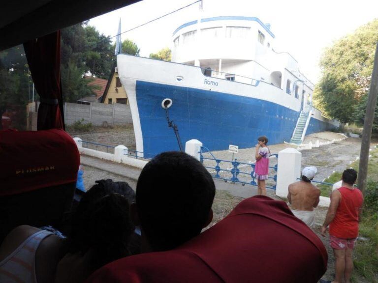 Recorrida del Bus Turístico pasando por la Casa Barco