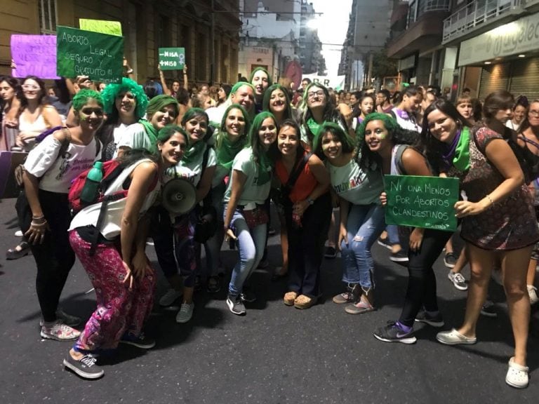 Las imágenes de la marcha por el 8M en Rosario