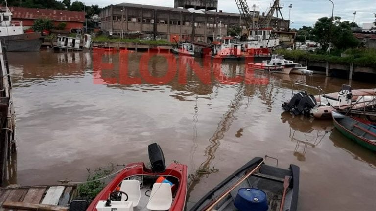 En total serían cinco los barcos en estado de abandono.