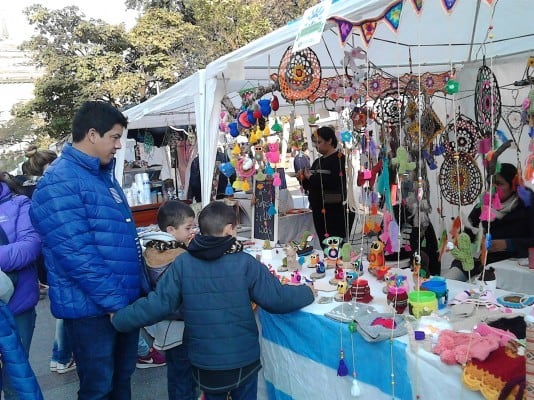 Una nueva edición de la feria en el Parque Avellaneda.