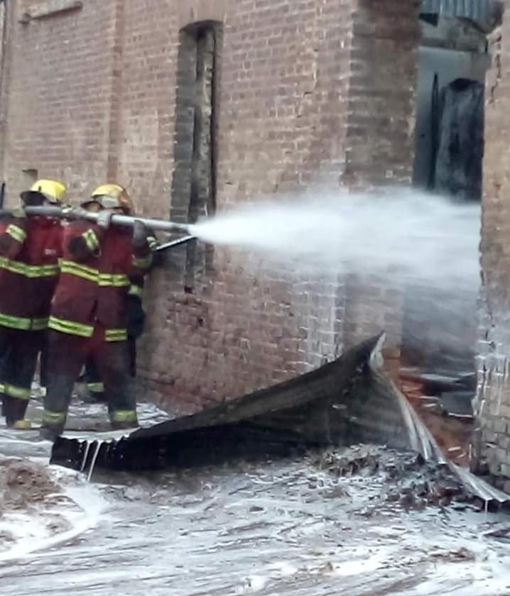 Con denodado esfuerzo se pudo extinguir el dramático incendio.