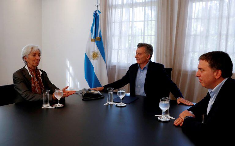 La directora del FMI Christine Lagarde junto a Macri y el ministro Nicolás Dujovne (Reuters)