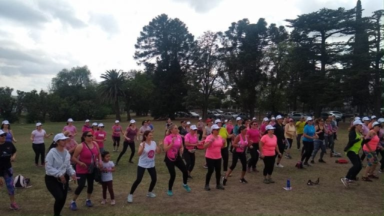 Con gran éxito se realizó la Caminata Rosa en Alta Gracia.