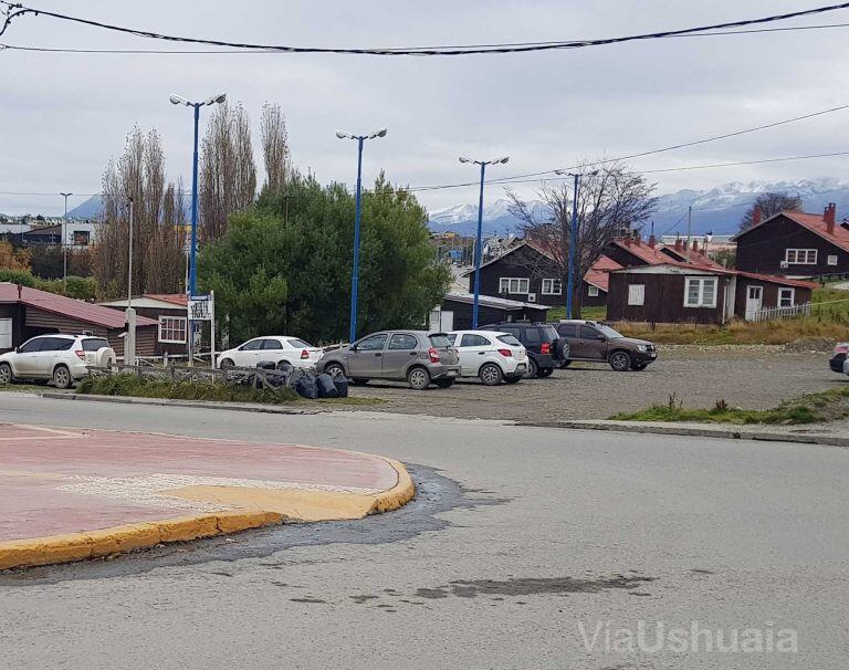 Pasado y presente de Ushuaia.
Fotos: Vía Ushuaia - Archivo histórico Municipalidad de Ushuaia.