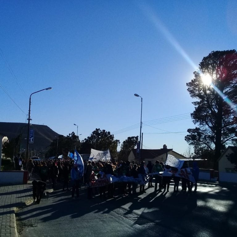 Los docentes se movilizaron hoy. Foto Eliana Gómez