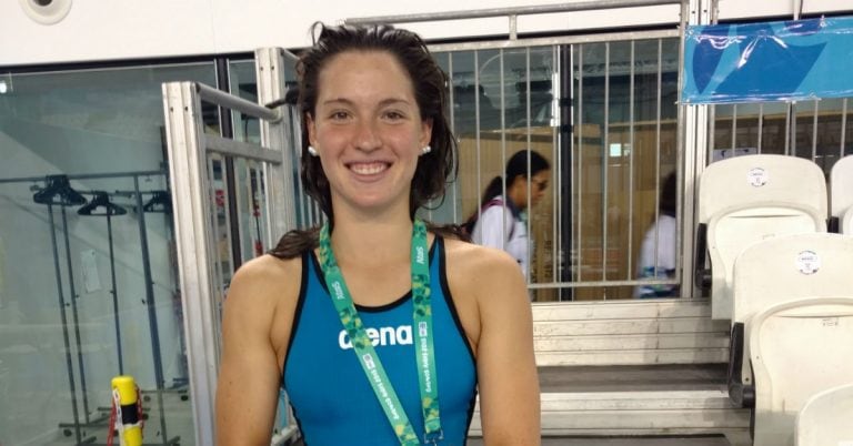 Delfina Dini, dos diplomas olímpicos en natación.