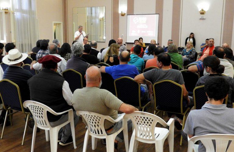 Participantes para el campeonato del "Puro Asado" en el palacio municipal - 2