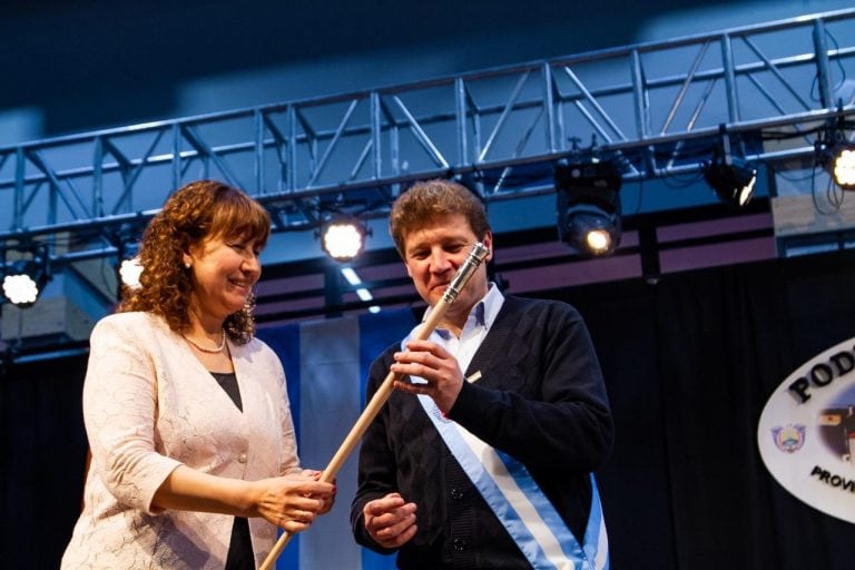 Gobernador Gustavo Melella junto a la Vicegobernadora Mónica Urquiza.