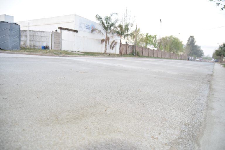 Pavimentación en Laguna Larga