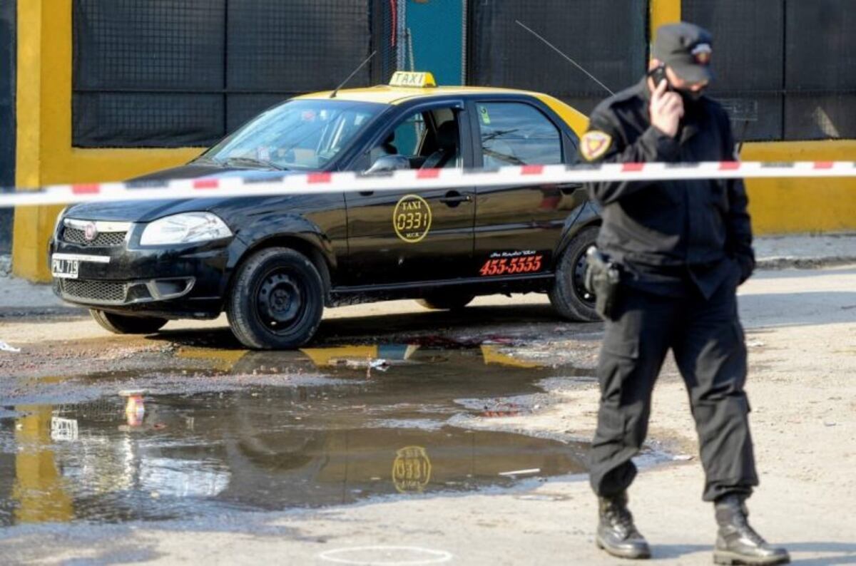 Murió en el hospital un taxista baleado en zona norte