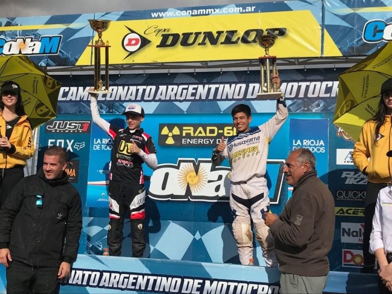 Benjamín Pascual (a la izquierda) tuvo en el riojano Scaglioni (derecha) a un gran rival en la quinta del Argentino de Motocross.