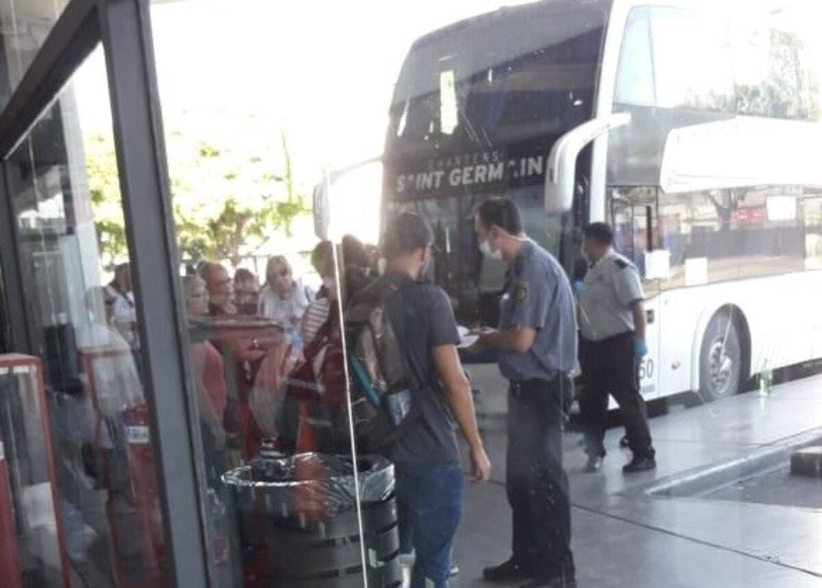Se activó el protocolo por una joven repatriada con fiebre en la terminal