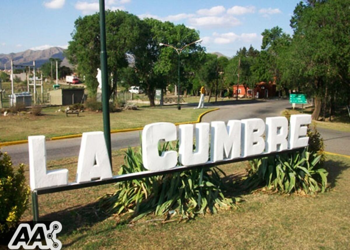Caminaba por una calle de San Esteban y la atacaron tres perros