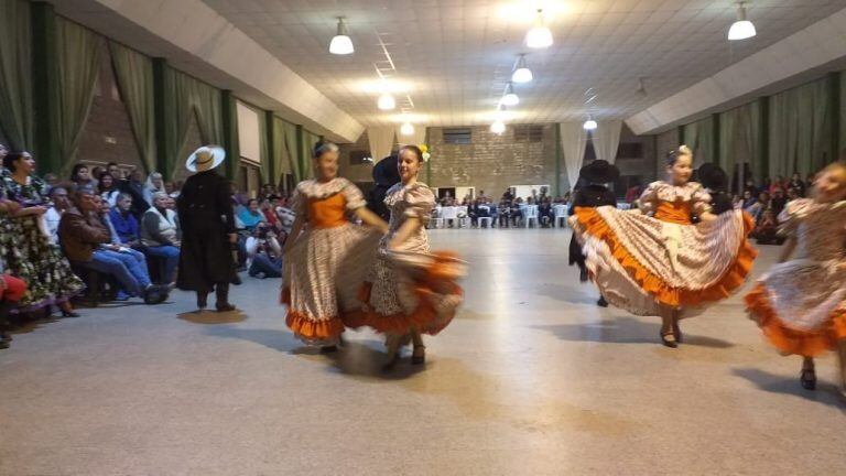 Encuentro de danzas